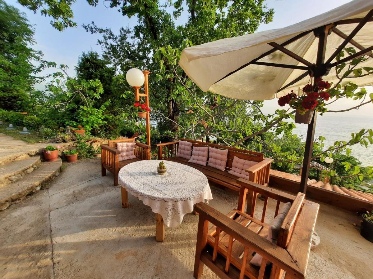 Robinson Sunset Guest House Lagadin Exterior photo