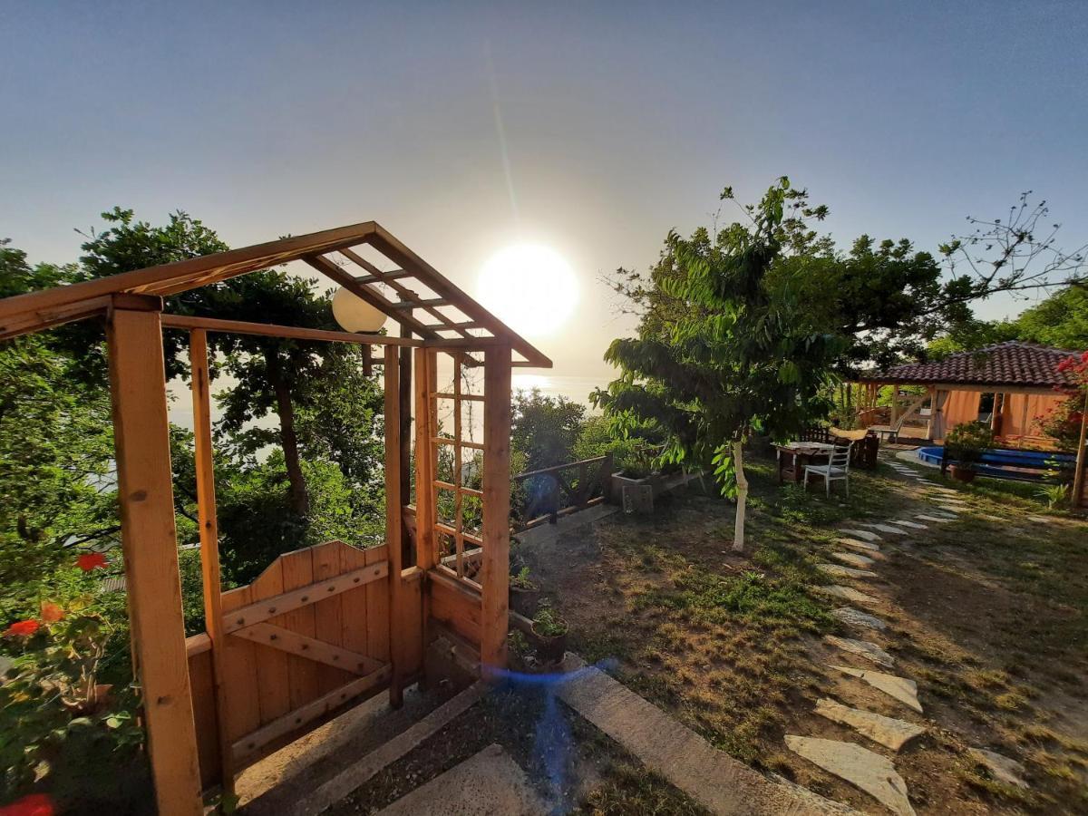 Robinson Sunset Guest House Lagadin Exterior photo