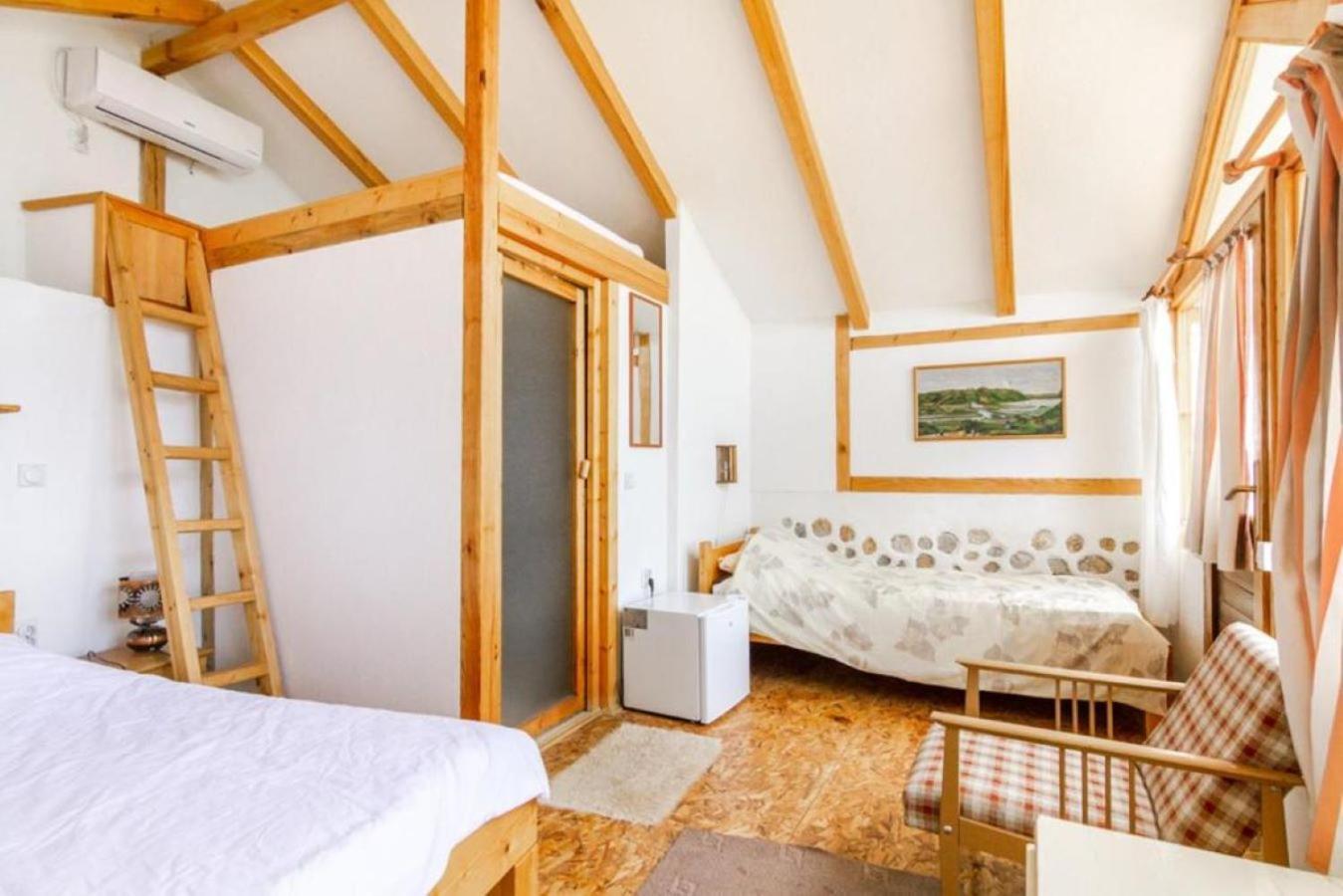 Robinson Sunset Guest House Lagadin Exterior photo