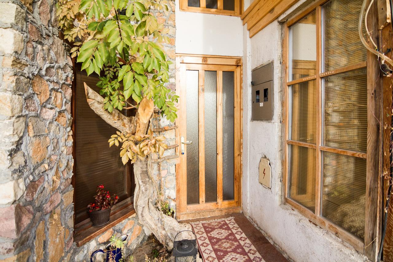 Robinson Sunset Guest House Lagadin Exterior photo